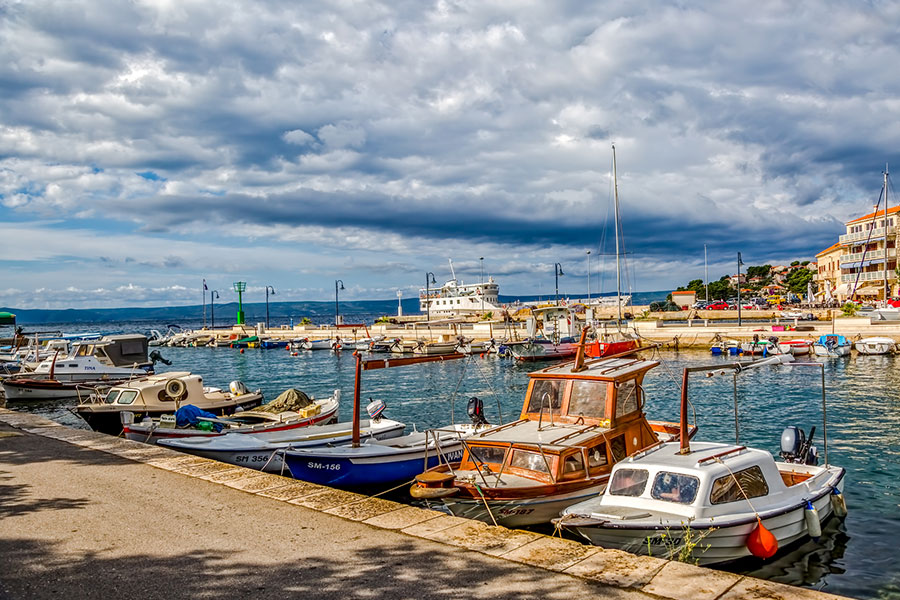 מעגן סירות שלו באי בראץ'